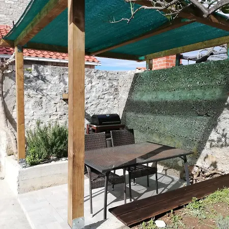 Apartament Rot *