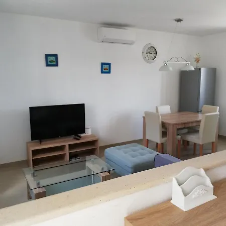 Rot Apartment